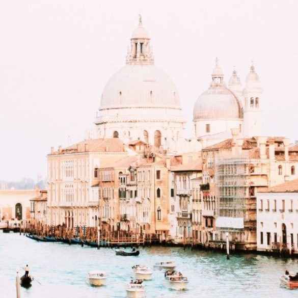 Venice-feature-image-A-day-in-my-life-as-a-student-in-Venice-Italy-mihoki-shares