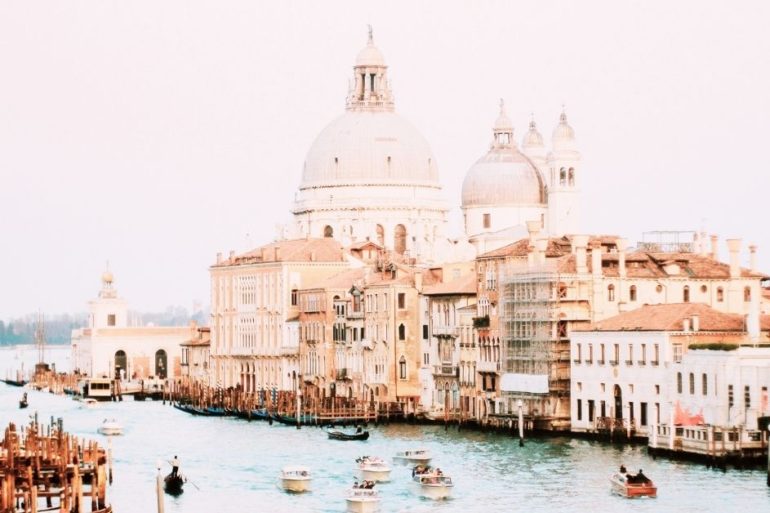 Venice-feature-image-A-day-in-my-life-as-a-student-in-Venice-Italy-mihoki-shares